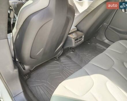 Білий Тесла Модель С, об'ємом двигуна 0 л та пробігом 253 тис. км за 15000 $, фото 3 на Automoto.ua