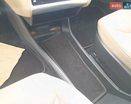 Білий Тесла Модель С, об'ємом двигуна 0 л та пробігом 118 тис. км за 15000 $, фото 52 на Automoto.ua