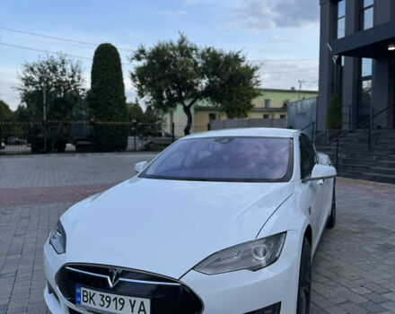 Белый Тесла Модель С, объемом двигателя 0 л и пробегом 108 тыс. км за 16500 $, фото 1 на Automoto.ua