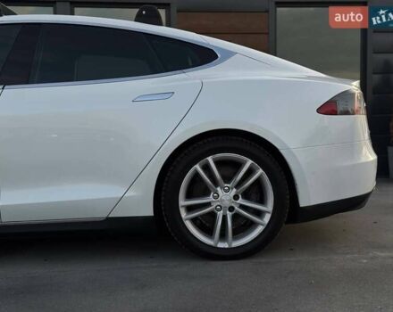 Білий Тесла Модель С, об'ємом двигуна 0 л та пробігом 470 тис. км за 13700 $, фото 9 на Automoto.ua