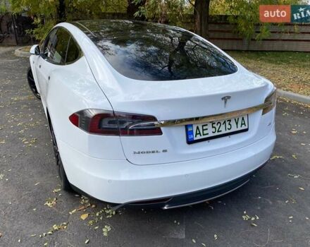 Білий Тесла Модель С, об'ємом двигуна 0 л та пробігом 179 тис. км за 12650 $, фото 3 на Automoto.ua