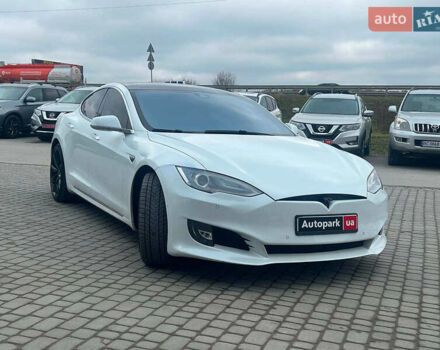 Белый Тесла Модель С, объемом двигателя 0 л и пробегом 225 тыс. км за 15940 $, фото 1 на Automoto.ua
