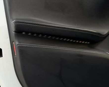 Білий Тесла Модель С, об'ємом двигуна 0 л та пробігом 144 тис. км за 16500 $, фото 17 на Automoto.ua