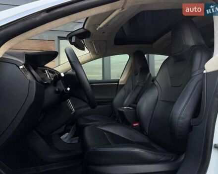 Білий Тесла Модель С, об'ємом двигуна 0 л та пробігом 470 тис. км за 13700 $, фото 32 на Automoto.ua