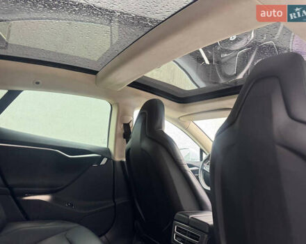 Белый Тесла Модель С, объемом двигателя 0 л и пробегом 110 тыс. км за 14700 $, фото 8 на Automoto.ua