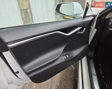 Білий Тесла Модель С, об'ємом двигуна 0 л та пробігом 237 тис. км за 14500 $, фото 2 на Automoto.ua