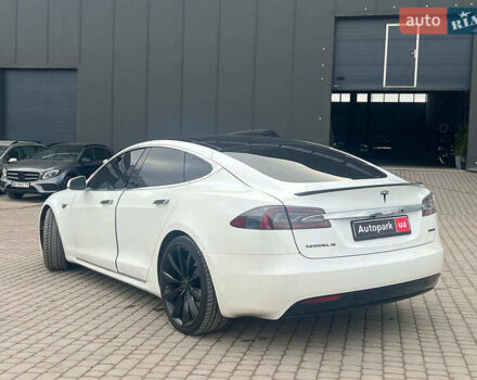 Белый Тесла Модель С, объемом двигателя 0 л и пробегом 225 тыс. км за 15940 $, фото 8 на Automoto.ua