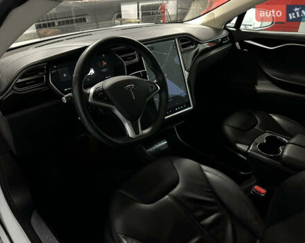 Белый Тесла Модель С, объемом двигателя 0 л и пробегом 140 тыс. км за 14950 $, фото 19 на Automoto.ua