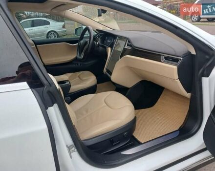 Белый Тесла Модель С, объемом двигателя 0 л и пробегом 135 тыс. км за 14500 $, фото 20 на Automoto.ua