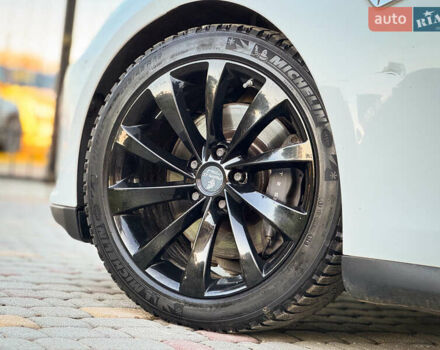 Білий Тесла Модель С, об'ємом двигуна 0 л та пробігом 189 тис. км за 12900 $, фото 20 на Automoto.ua