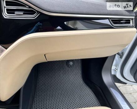 Білий Тесла Модель С, об'ємом двигуна 0 л та пробігом 89 тис. км за 22999 $, фото 12 на Automoto.ua