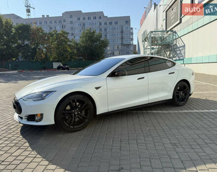 Белый Тесла Модель С, объемом двигателя 0 л и пробегом 86 тыс. км за 16500 $, фото 3 на Automoto.ua