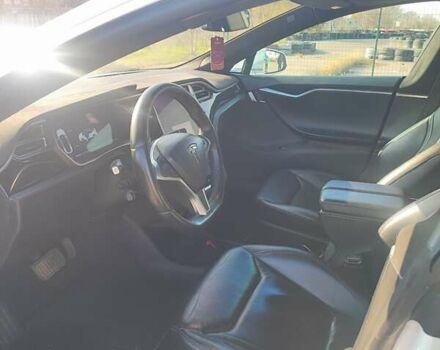 Белый Тесла Модель С, объемом двигателя 0 л и пробегом 210 тыс. км за 14500 $, фото 7 на Automoto.ua