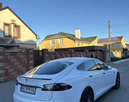 Белый Тесла Модель С, объемом двигателя 0 л и пробегом 108 тыс. км за 14950 $, фото 10 на Automoto.ua