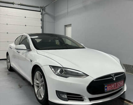 Белый Тесла Модель С, объемом двигателя 0 л и пробегом 140 тыс. км за 14950 $, фото 3 на Automoto.ua