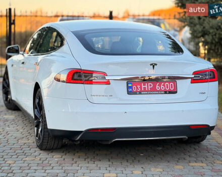 Білий Тесла Модель С, об'ємом двигуна 0 л та пробігом 189 тис. км за 12900 $, фото 2 на Automoto.ua
