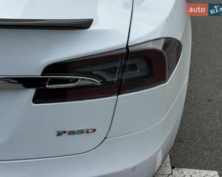 Білий Тесла Модель С, об'ємом двигуна 0 л та пробігом 111 тис. км за 16000 $, фото 7 на Automoto.ua