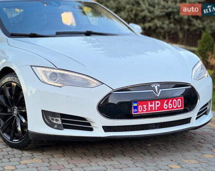 Білий Тесла Модель С, об'ємом двигуна 0 л та пробігом 189 тис. км за 12900 $, фото 11 на Automoto.ua