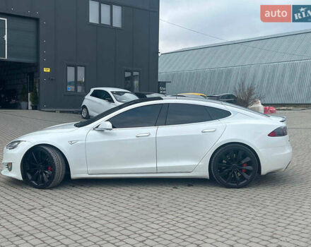 Белый Тесла Модель С, объемом двигателя 0 л и пробегом 225 тыс. км за 15940 $, фото 10 на Automoto.ua