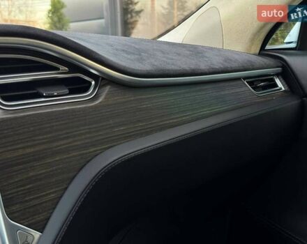 Білий Тесла Модель С, об'ємом двигуна 0 л та пробігом 470 тис. км за 13700 $, фото 39 на Automoto.ua