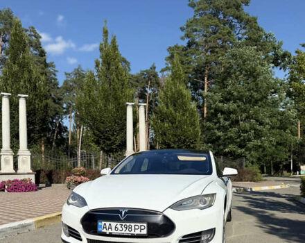Белый Тесла Модель С, объемом двигателя 0 л и пробегом 243 тыс. км за 13200 $, фото 1 на Automoto.ua