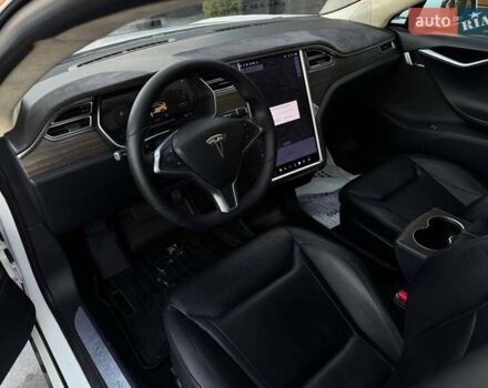 Білий Тесла Модель С, об'ємом двигуна 0 л та пробігом 470 тис. км за 13700 $, фото 33 на Automoto.ua
