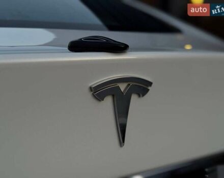 Білий Тесла Модель С, об'ємом двигуна 0 л та пробігом 470 тис. км за 13700 $, фото 66 на Automoto.ua