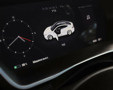 Белый Тесла Модель С, объемом двигателя 0 л и пробегом 96 тыс. км за 16990 $, фото 8 на Automoto.ua