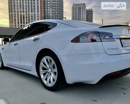 Білий Тесла Модель С, об'ємом двигуна 0 л та пробігом 111 тис. км за 25800 $, фото 22 на Automoto.ua