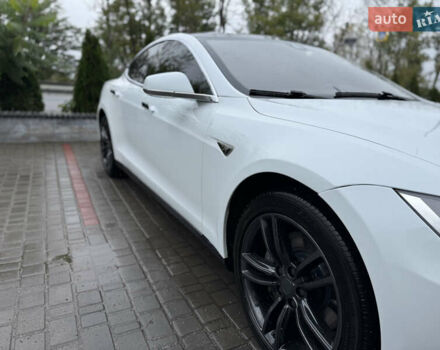 Білий Тесла Модель С, об'ємом двигуна 0 л та пробігом 134 тис. км за 16500 $, фото 9 на Automoto.ua
