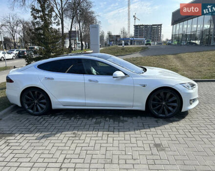 Білий Тесла Модель С, об'ємом двигуна 0 л та пробігом 70 тис. км за 23500 $, фото 1 на Automoto.ua