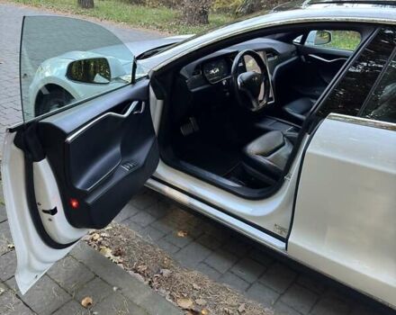 Белый Тесла Модель С, объемом двигателя 0 л и пробегом 98 тыс. км за 19300 $, фото 11 на Automoto.ua