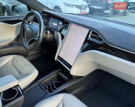 Тесла Модель С 2016 у Івано-Франківську на Automoto.ua Білий Тесла Модель С, об'ємом двигуна 0 л та пробігом 182 тис. км за 16500 $, фото 38 на Automoto.ua