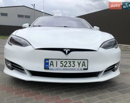 Белый Тесла Модель С, объемом двигателя 0 л и пробегом 64 тыс. км за 16800 $, фото 1 на Automoto.ua