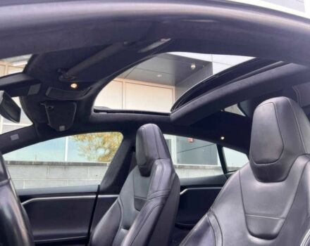 Білий Тесла Модель С, об'ємом двигуна 0 л та пробігом 74 тис. км за 11900 $, фото 7 на Automoto.ua