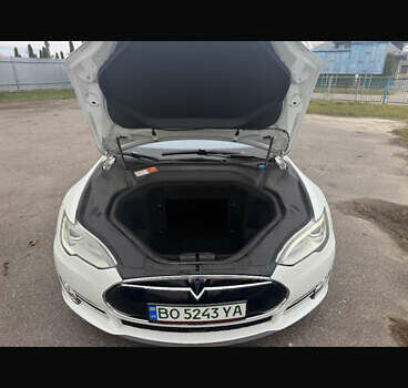 Білий Тесла Модель С, об'ємом двигуна 0 л та пробігом 106 тис. км за 12800 $, фото 20 на Automoto.ua