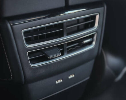 Белый Тесла Модель С, объемом двигателя 0 л и пробегом 96 тыс. км за 16990 $, фото 11 на Automoto.ua