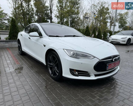Білий Тесла Модель С, об'ємом двигуна 0 л та пробігом 134 тис. км за 16500 $, фото 1 на Automoto.ua