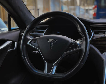 Белый Тесла Модель С, объемом двигателя 0 л и пробегом 96 тыс. км за 16990 $, фото 7 на Automoto.ua