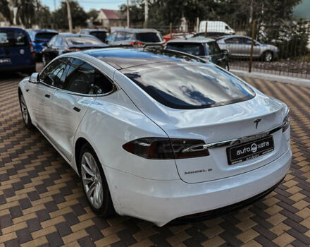 Белый Тесла Модель С, объемом двигателя 0 л и пробегом 96 тыс. км за 16990 $, фото 2 на Automoto.ua