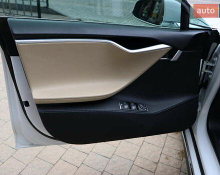 Тесла Модель С 2016 у Львові на Automoto.ua Білий Тесла Модель С, об'ємом двигуна 0 л та пробігом 86 тис. км за 20900 $, фото 11 на Automoto.ua