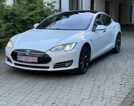 Белый Тесла Модель С, объемом двигателя 0 л и пробегом 98 тыс. км за 19300 $, фото 2 на Automoto.ua