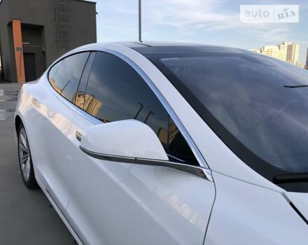 Белый Тесла Модель С, объемом двигателя 0 л и пробегом 111 тыс. км за 25800 $, фото 18 на Automoto.ua