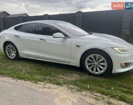 Білий Тесла Модель С, об'ємом двигуна 0 л та пробігом 240 тис. км за 15500 $, фото 14 на Automoto.ua