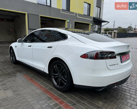 Білий Тесла Модель С, об'ємом двигуна 0 л та пробігом 134 тис. км за 15850 $, фото 3 на Automoto.ua