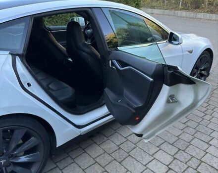 Белый Тесла Модель С, объемом двигателя 0 л и пробегом 98 тыс. км за 19300 $, фото 22 на Automoto.ua