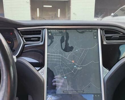 Белый Тесла Модель С, объемом двигателя 0 л и пробегом 198 тыс. км за 15999 $, фото 8 на Automoto.ua