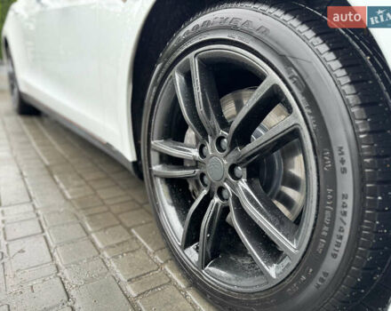 Білий Тесла Модель С, об'ємом двигуна 0 л та пробігом 134 тис. км за 15850 $, фото 10 на Automoto.ua