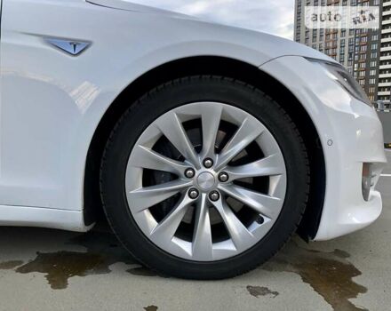 Белый Тесла Модель С, объемом двигателя 0 л и пробегом 111 тыс. км за 25800 $, фото 25 на Automoto.ua