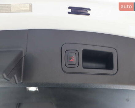 Тесла Модель С 2016 у Львові на Automoto.ua Білий Тесла Модель С, об'ємом двигуна 0 л та пробігом 86 тис. км за 20900 $, фото 35 на Automoto.ua